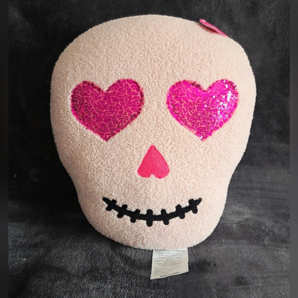Hey Boo! Pink heart eyes Valentine's Halloween Skull Shaped Throw Pillow, 18x16